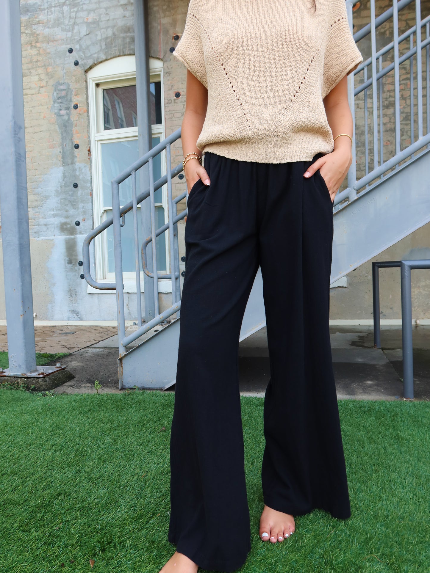 Iris Flowy Pants - Black