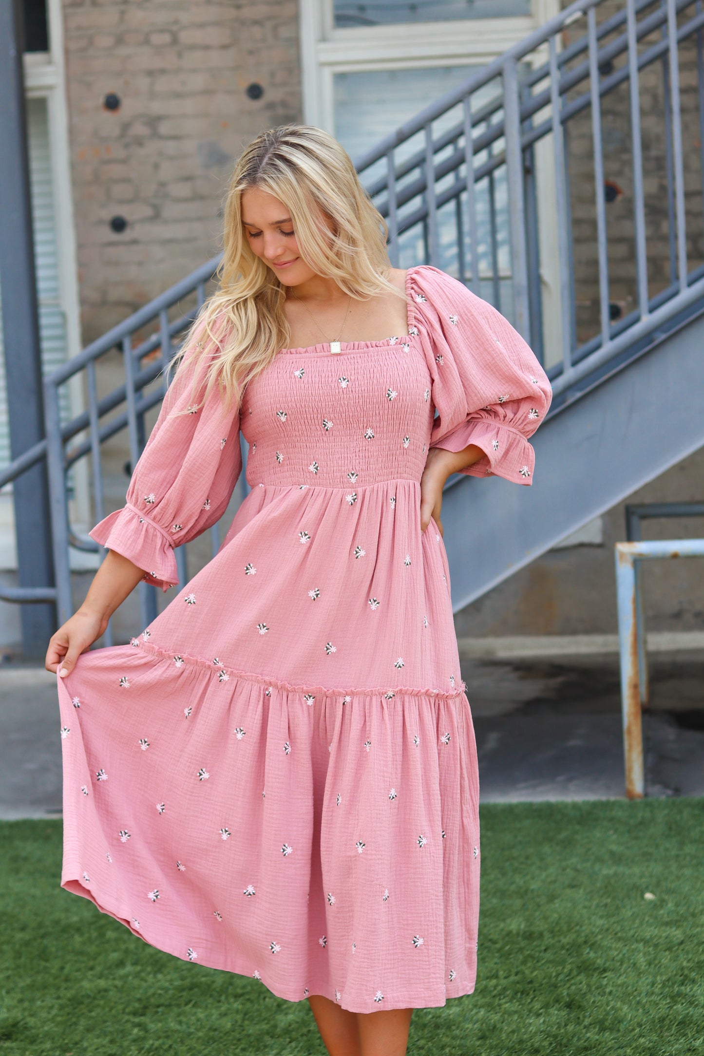 Ditsy Floral Puff Sleve Dress