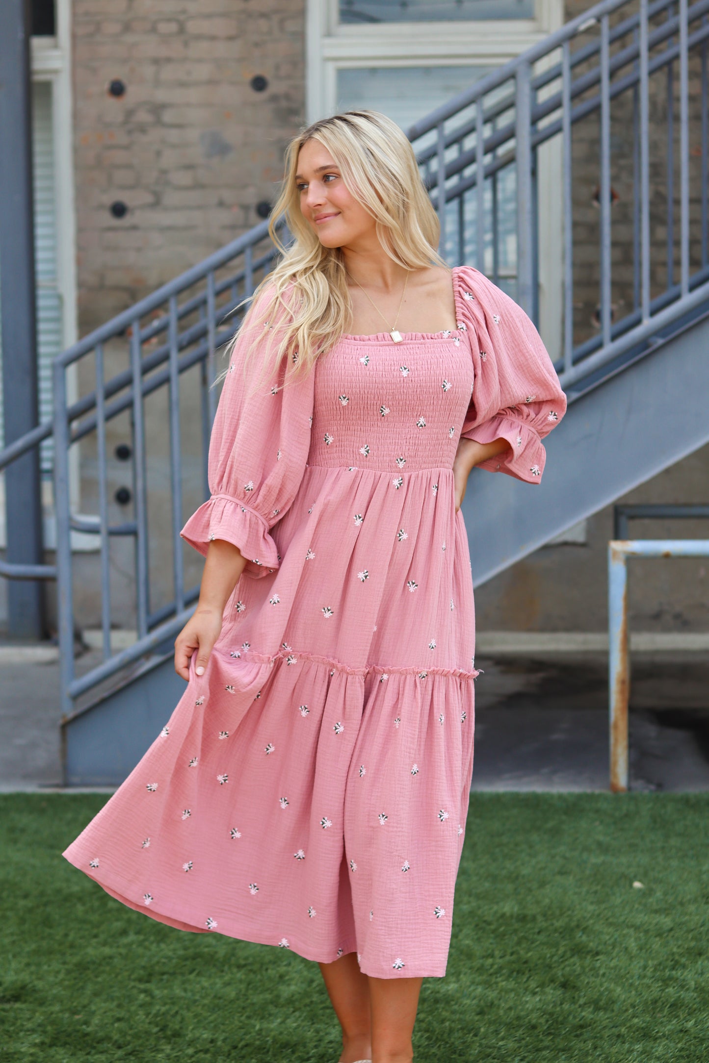 Ditsy Floral Puff Sleve Dress