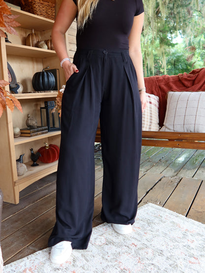 Quinn Pleated Trousers